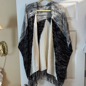 Woven Heart Black and Cream Open Cardigan